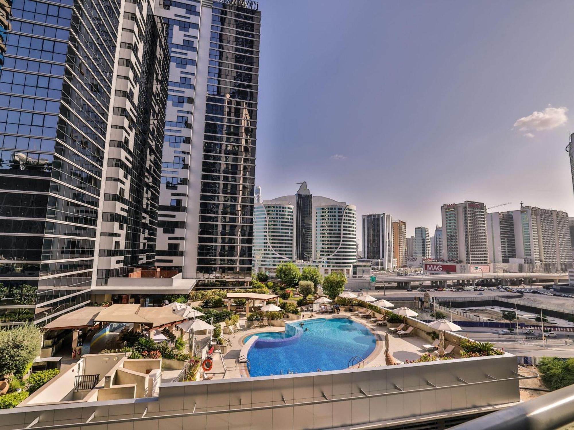 Luxe Apartments Near Dubai Mall Burj Khalifa Pool Gym Parking Exterior foto