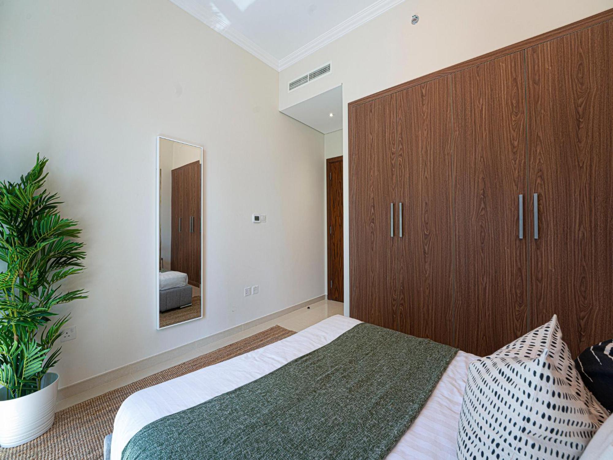 Luxe Apartments Near Dubai Mall Burj Khalifa Pool Gym Parking Exterior foto